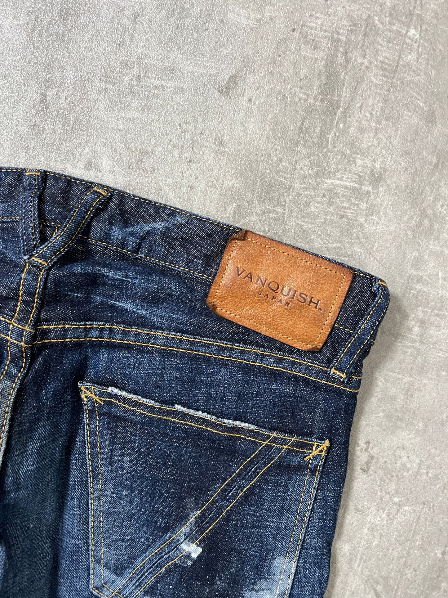 vanquish japan jeans (XS)